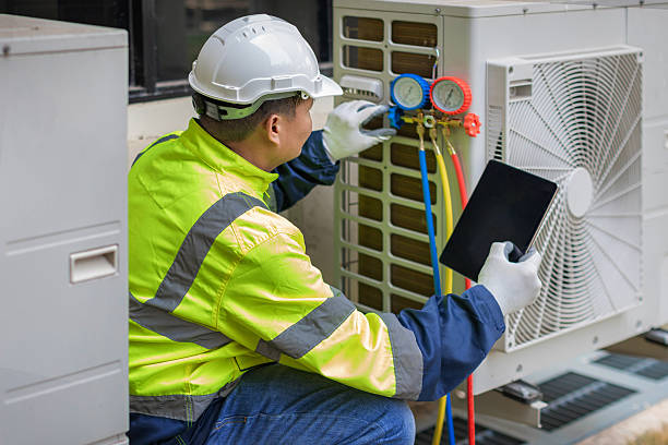 Professional Heat Pump Repair technician working in Melrude, MN